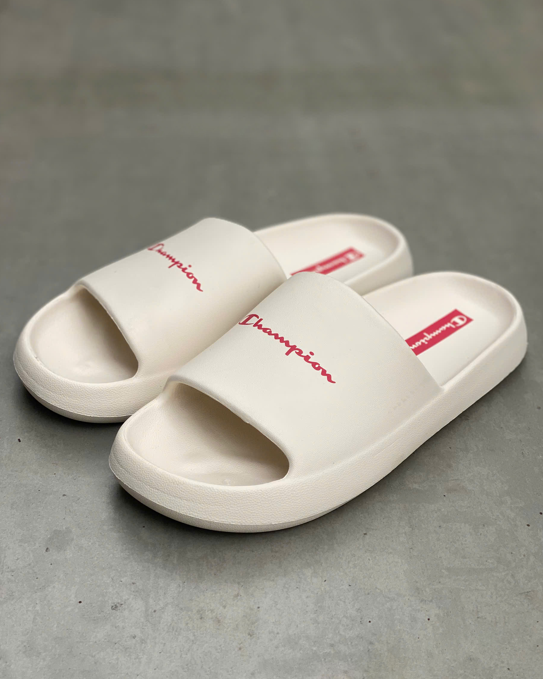CHAMP SOFT SLIPPER WHITE RED