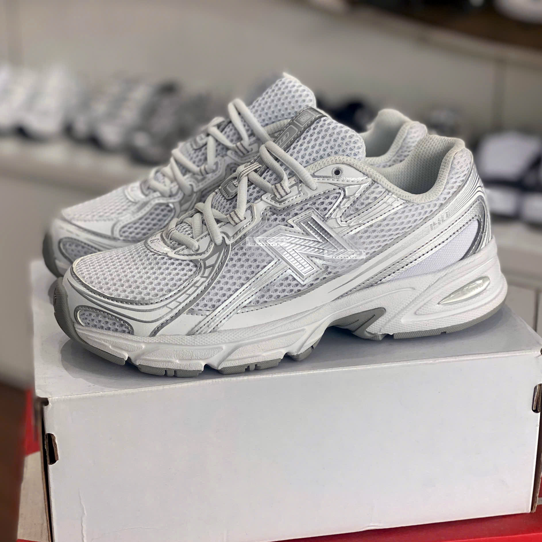 NU BA 740 WHITE SILVER METALIC