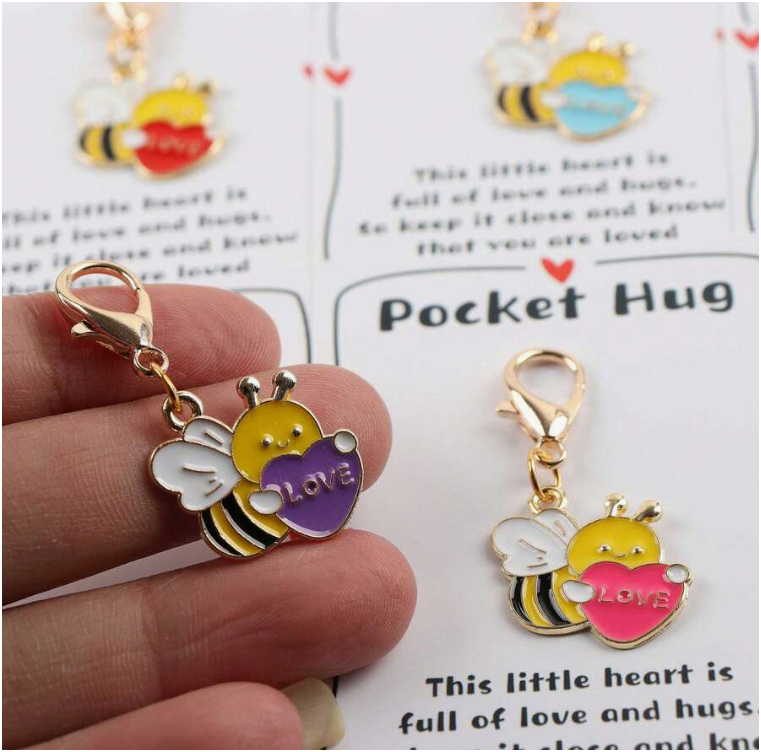 Set 6 móc khóa quà tặng Bee Heart