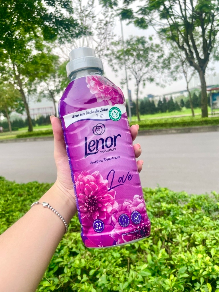 Nước xả vải Lenor tím 800ml.jpg