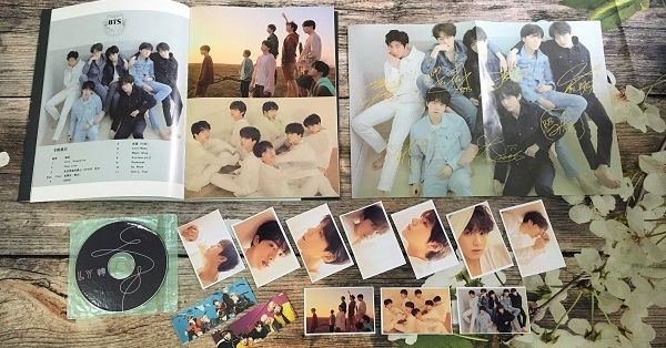 Những món đồ của thần tượng mà không fan Kpop nào có thể bỏ lỡ