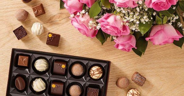 Valentine này nên tặng gì cho người yêu?
