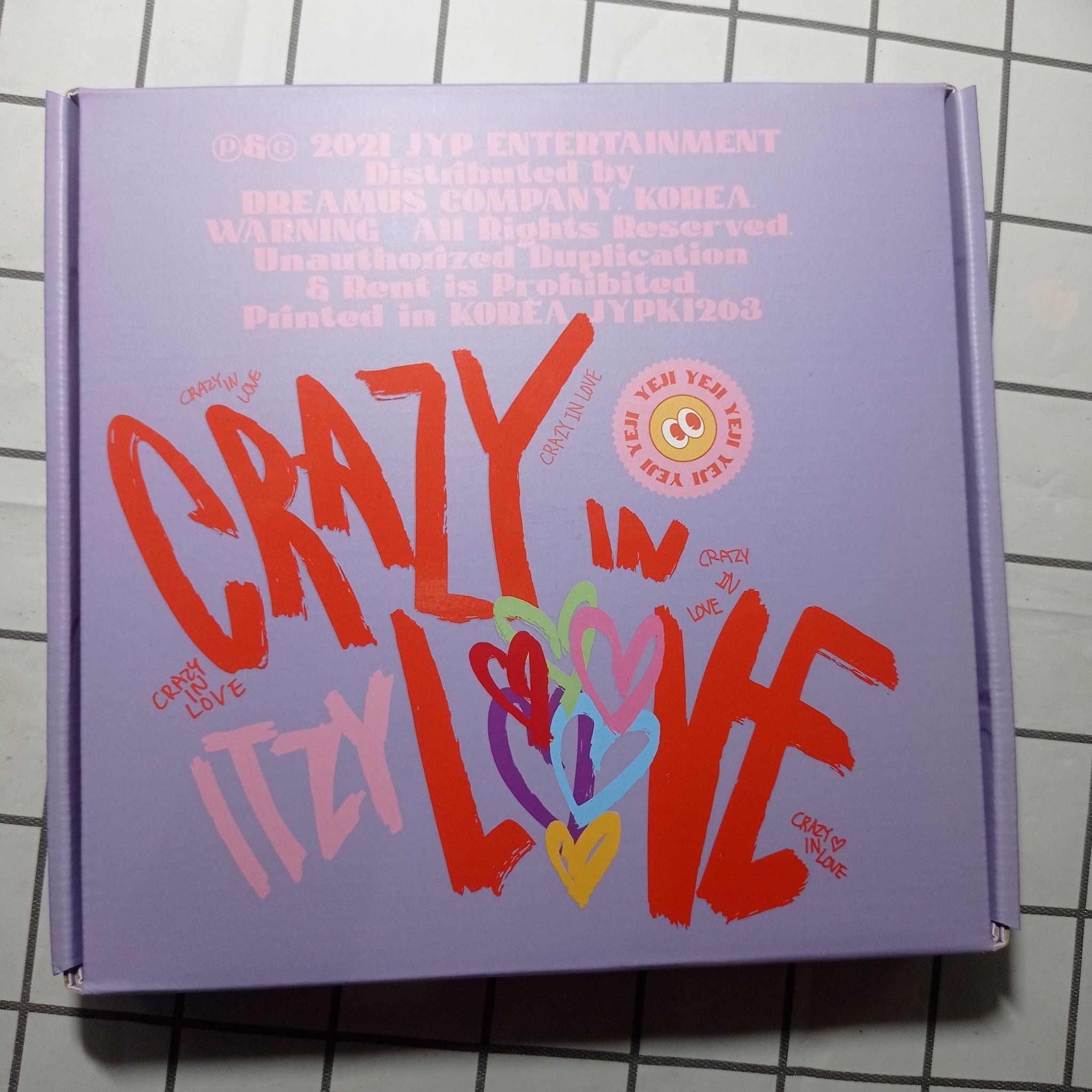 Album ITZY - CRAZY IN LOVE