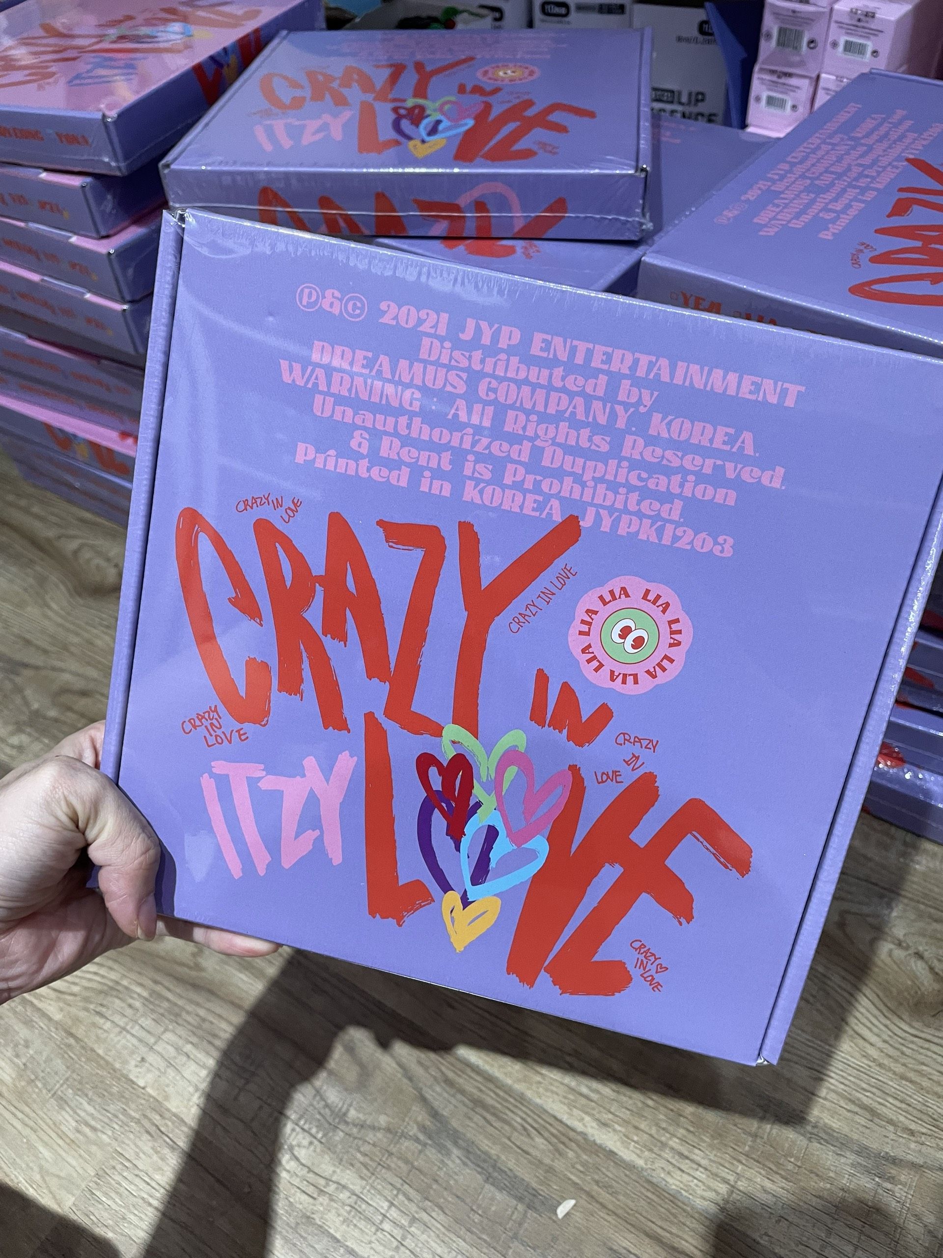 Album ITZY - CRAZY IN LOVE