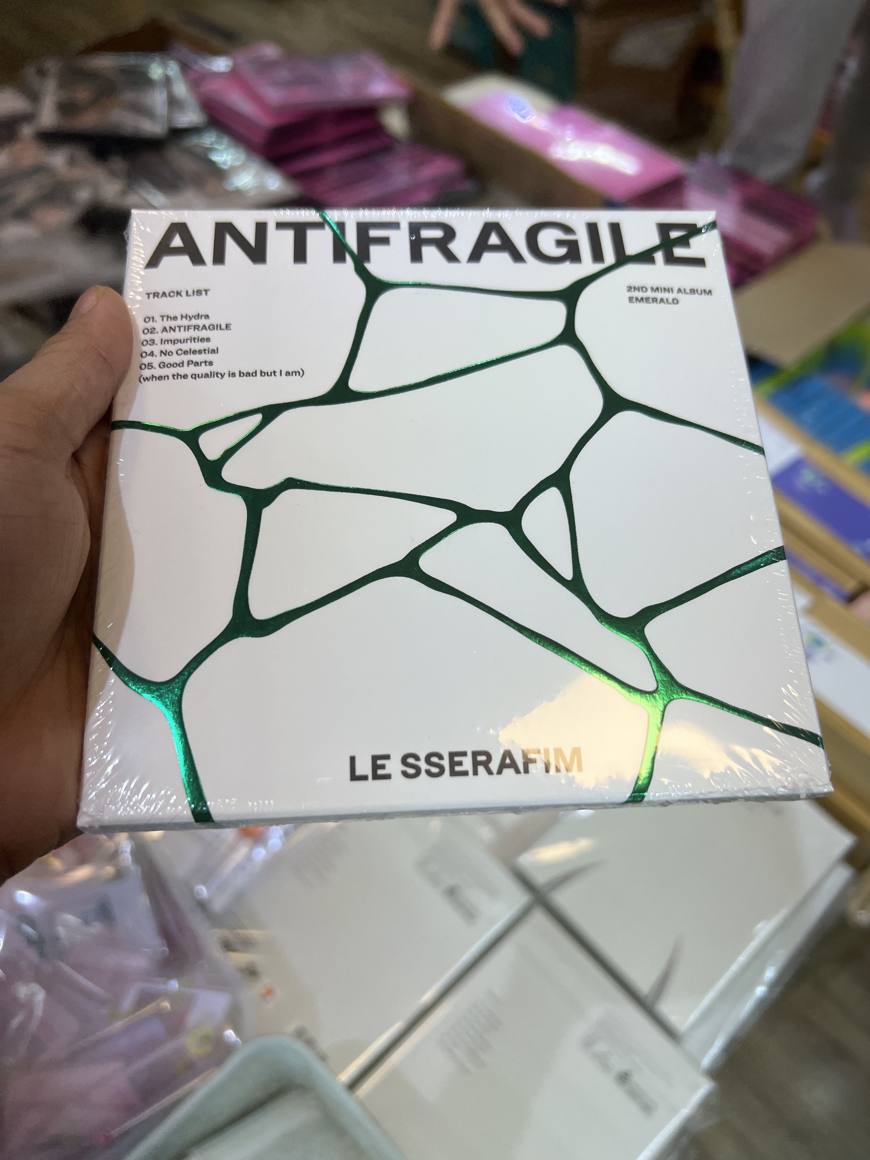 Album Le sserafim - Antifragile compact