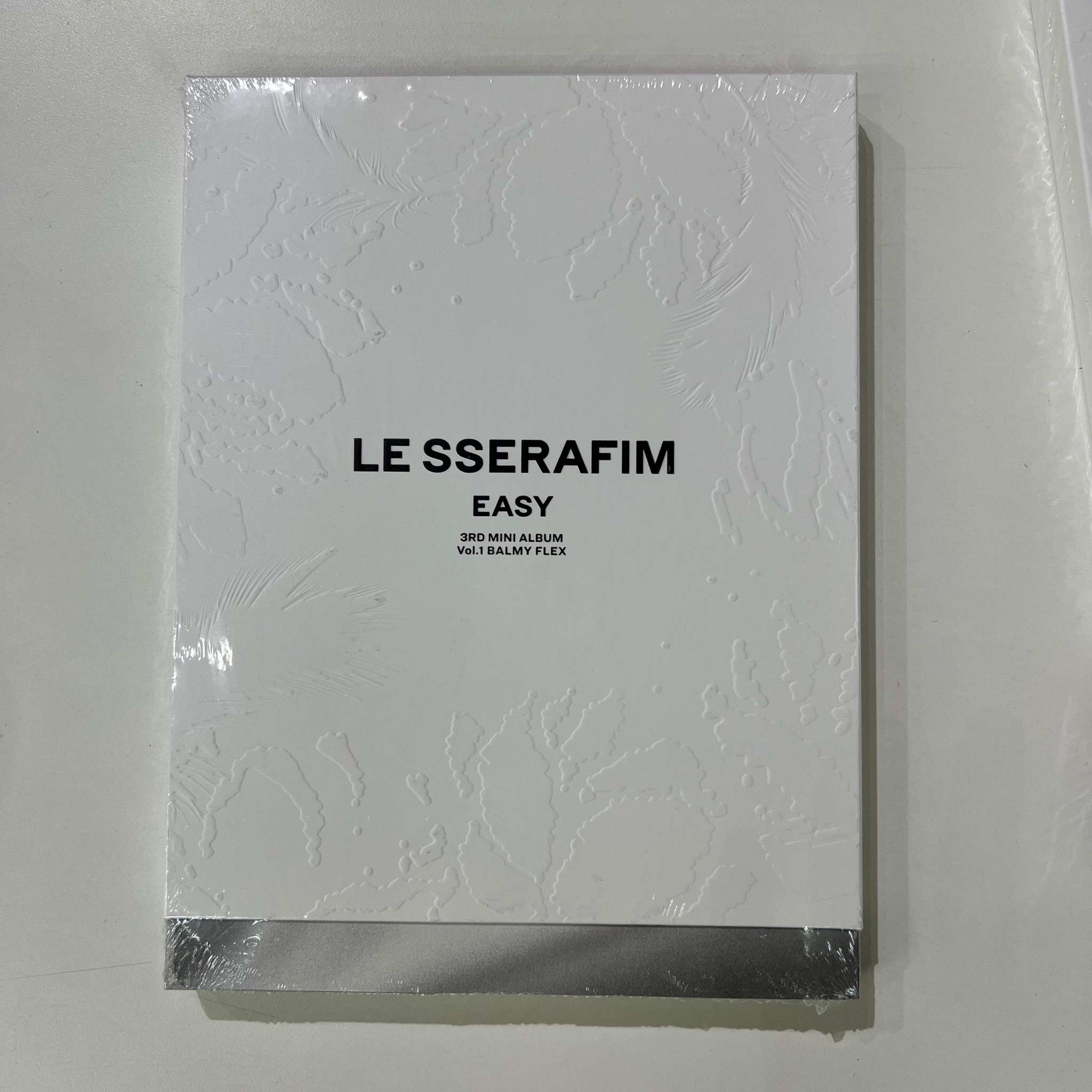 ALBUM LE SSERAFIM - EASY Photobook