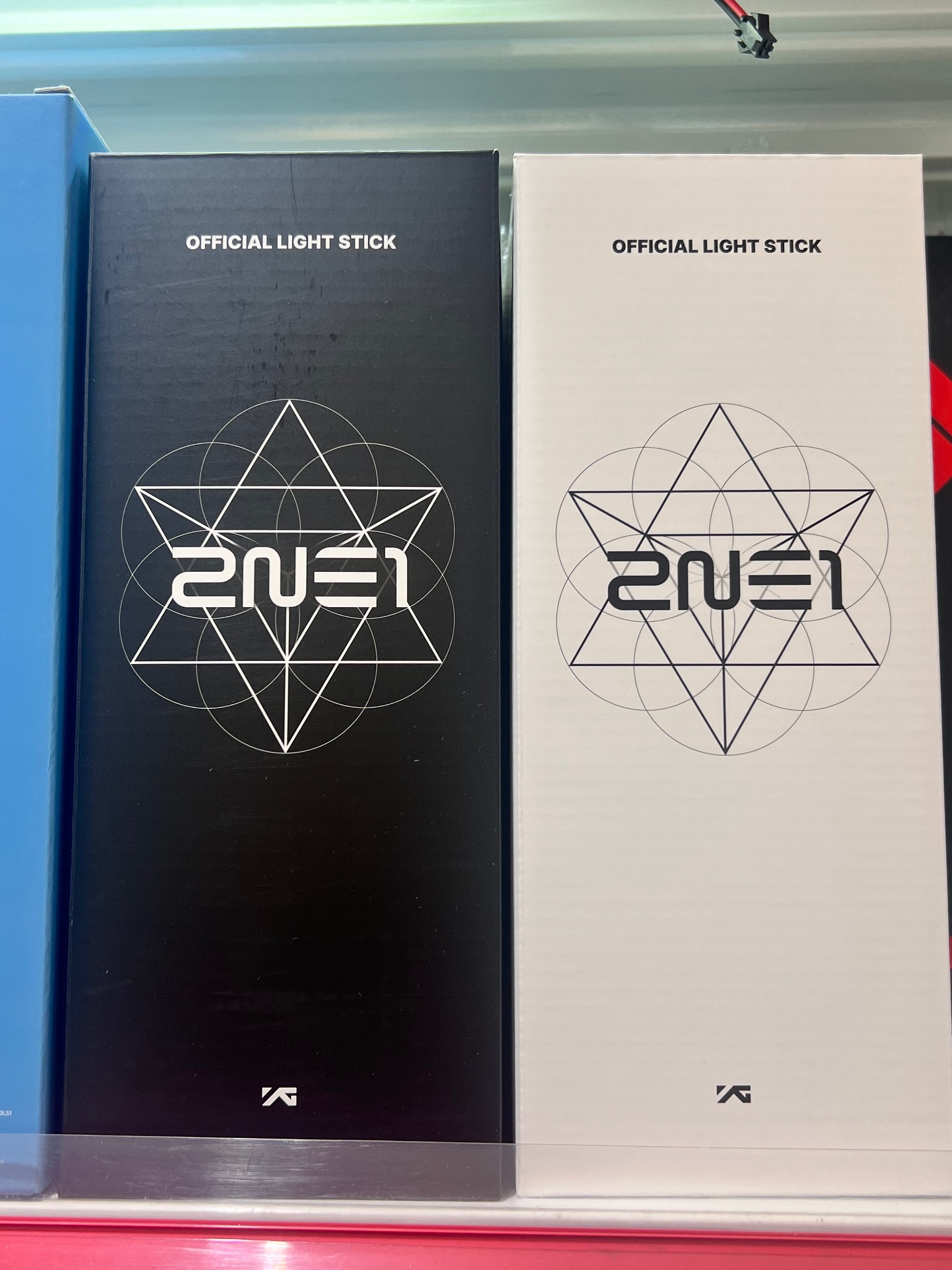 2NE1 - Light Stick Official