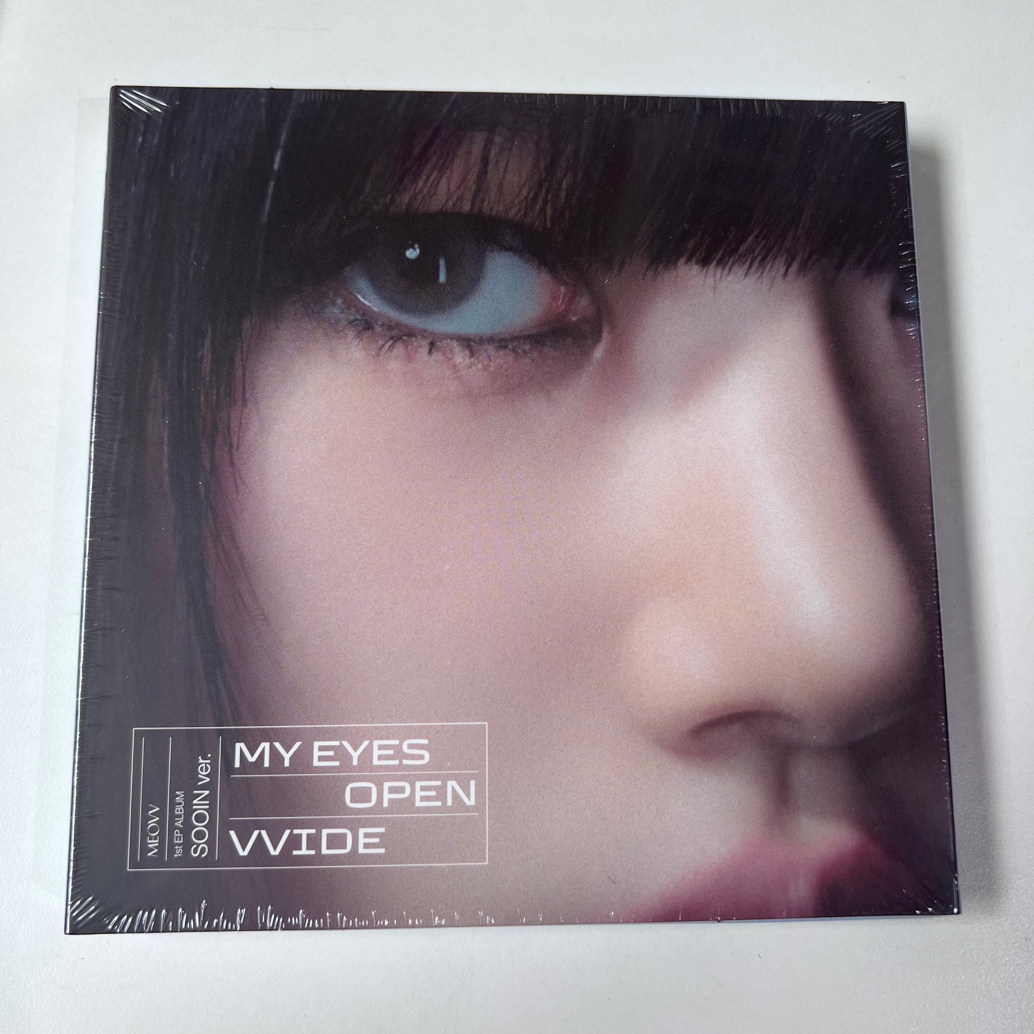 ALBUM MEOVV 'MY EYES OPEN VVIDE' (MEOVV ver.)