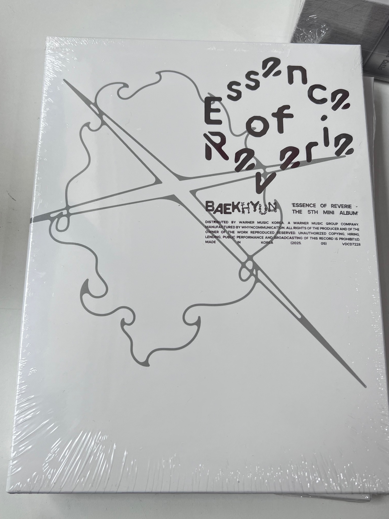 ALBUM BAEKHYUN - [Essence of Reverie]