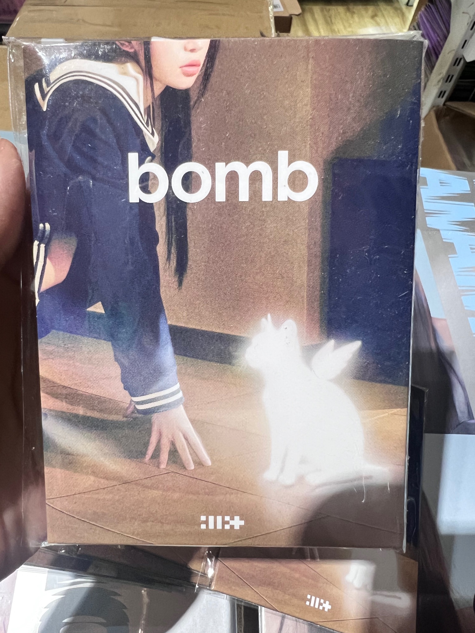 Album ILLIT - 3RD MINI ALBUM [BOMB] (WEVERSE ALBUMS VER.)
