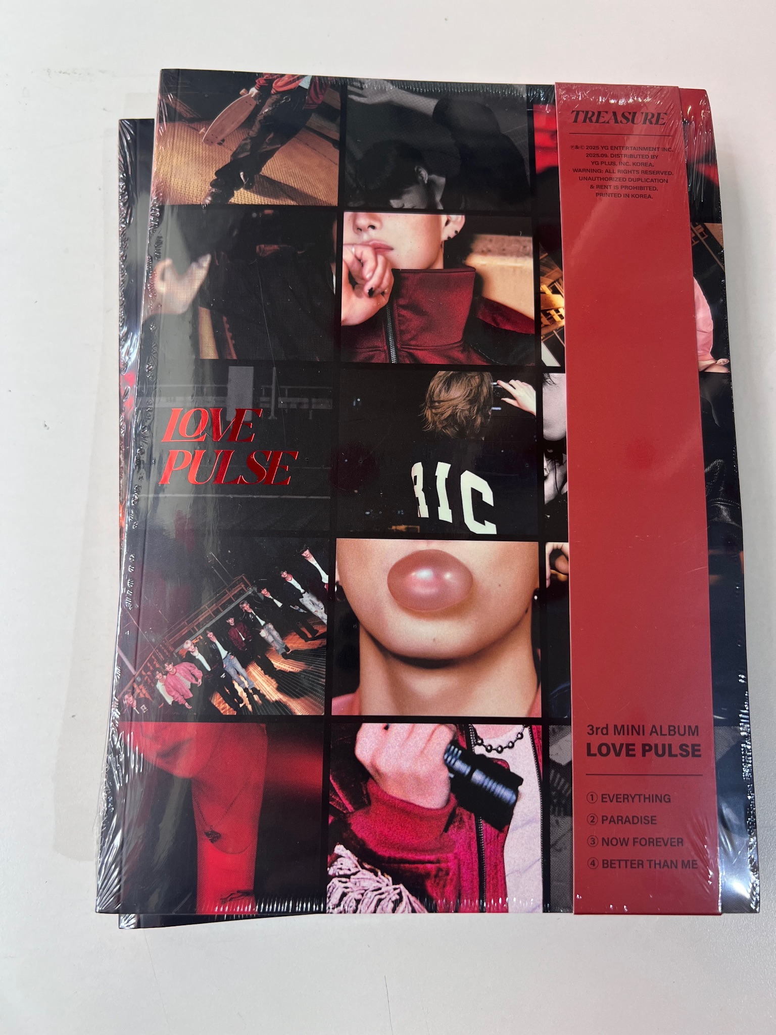 ALBUM TREASURE 3rd MINI ALBUM [LOVE PULSE]