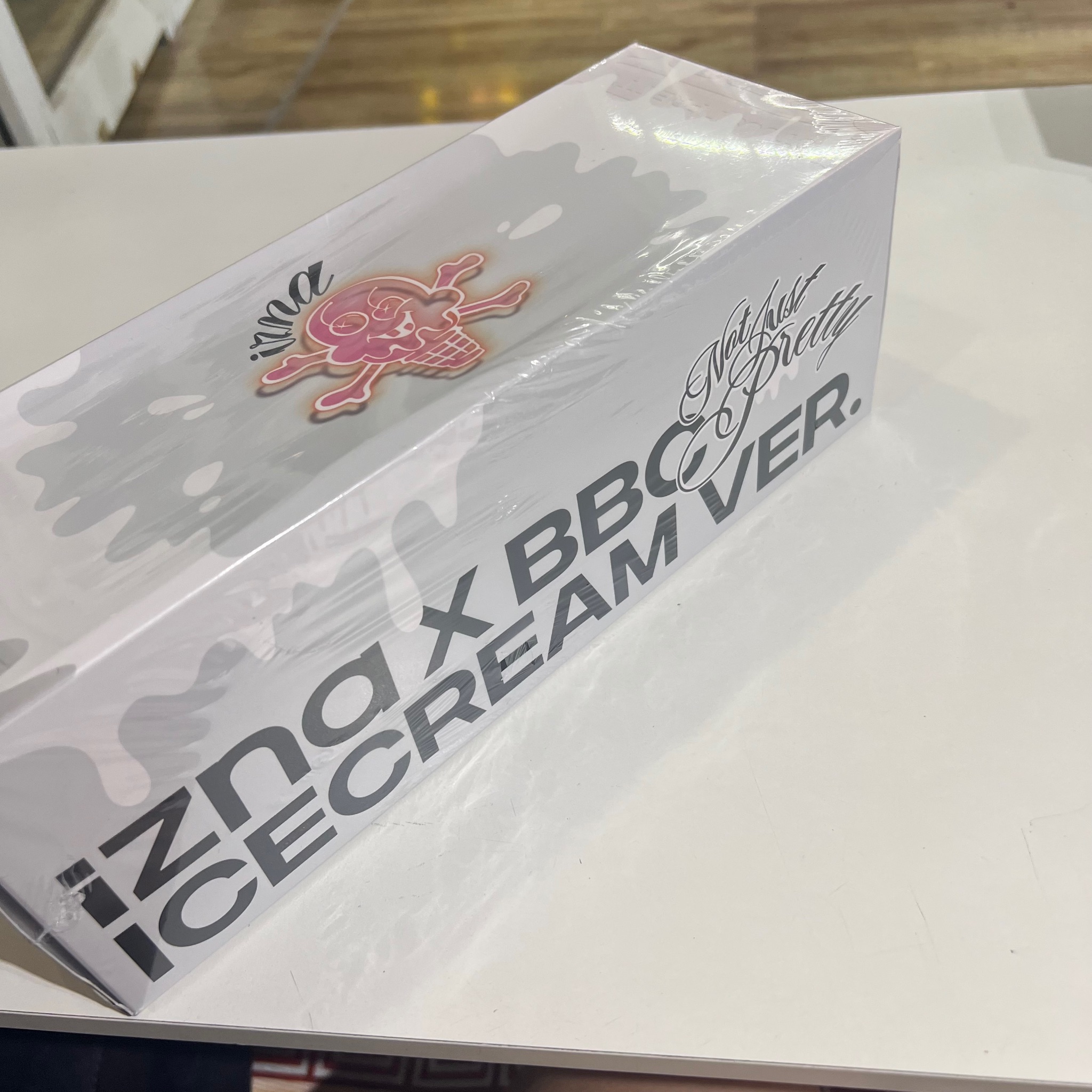 ALBUM zna [Not Just Pretty] izna X BBC ICECREAM Ver.
