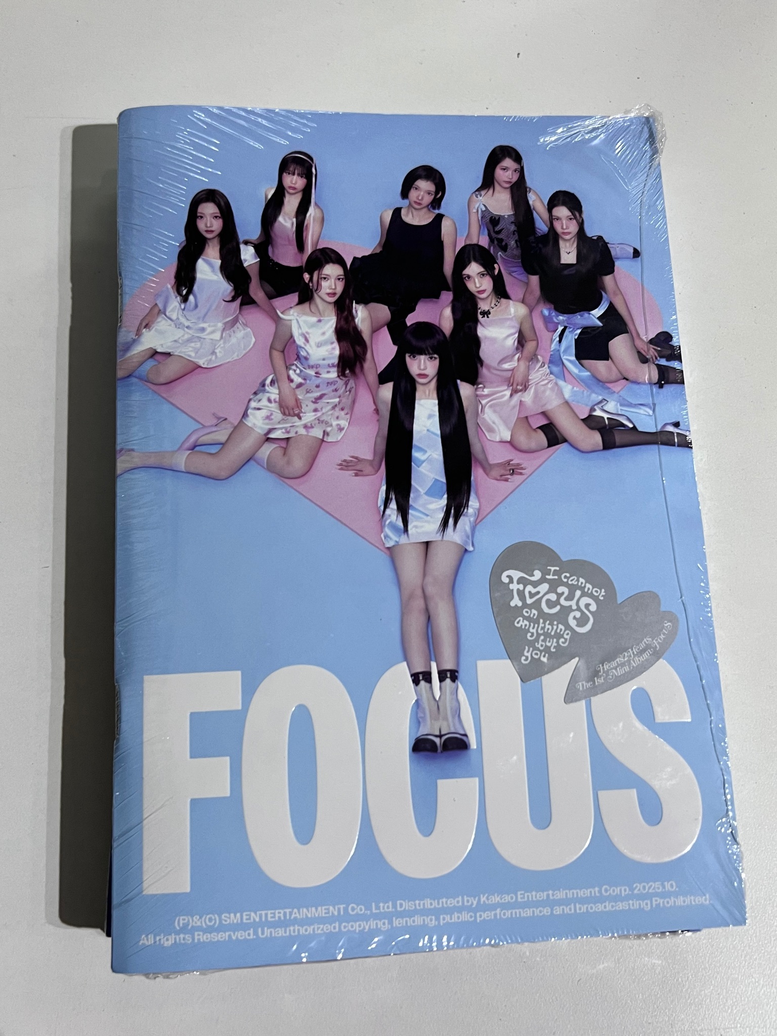 Album Hearts2Hearts 1st Mini Album [FOCUS] (Photobook Ver.)
