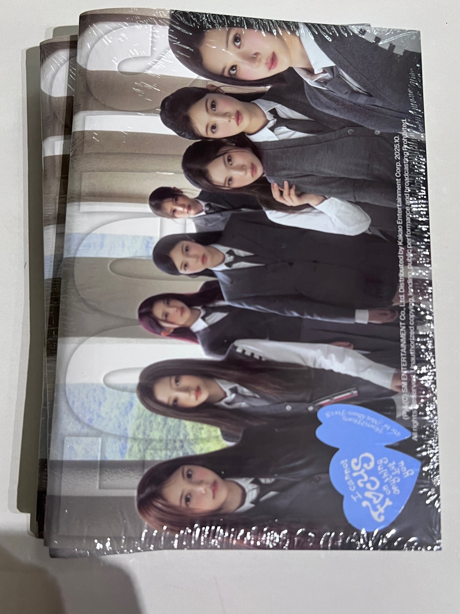 Album Hearts2Hearts 1st Mini Album [FOCUS] (Photobook Ver.)