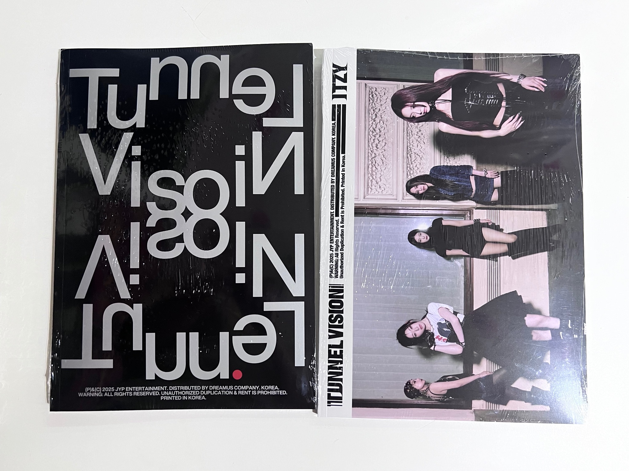 ALBUM ITZY [TUNNEL VISION] (Photobook Ver.)