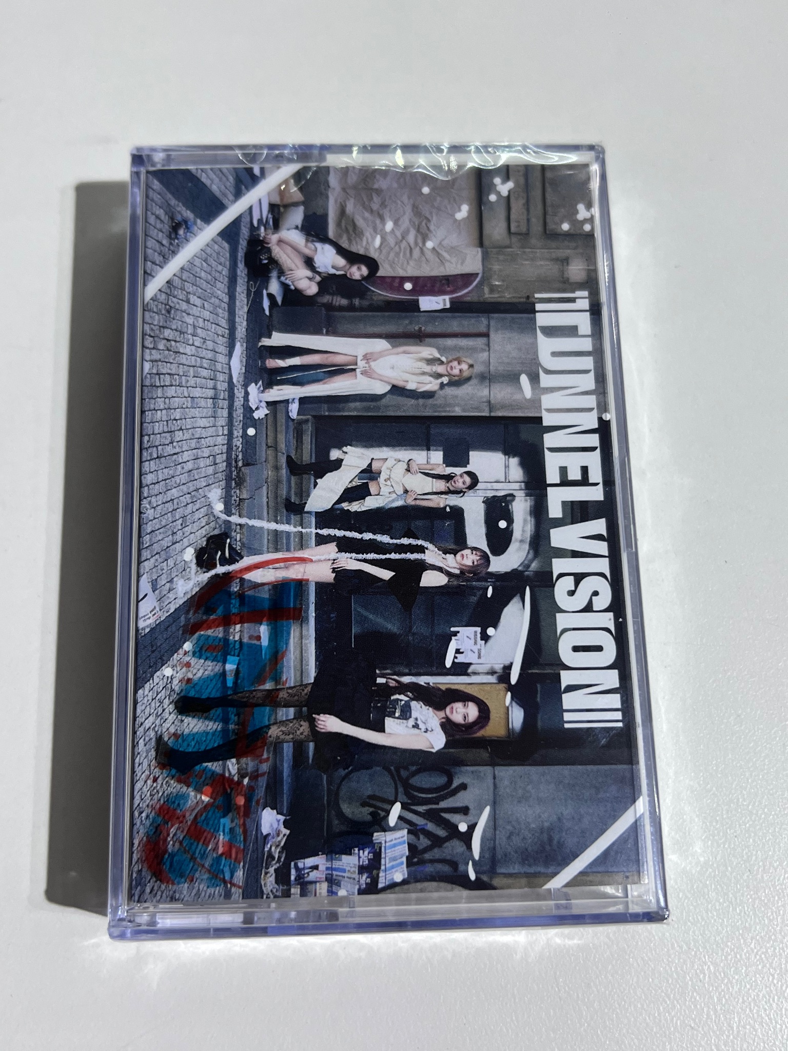 ALBUM ITZY [TUNNEL VISION] (Cassette Tape Ver.)