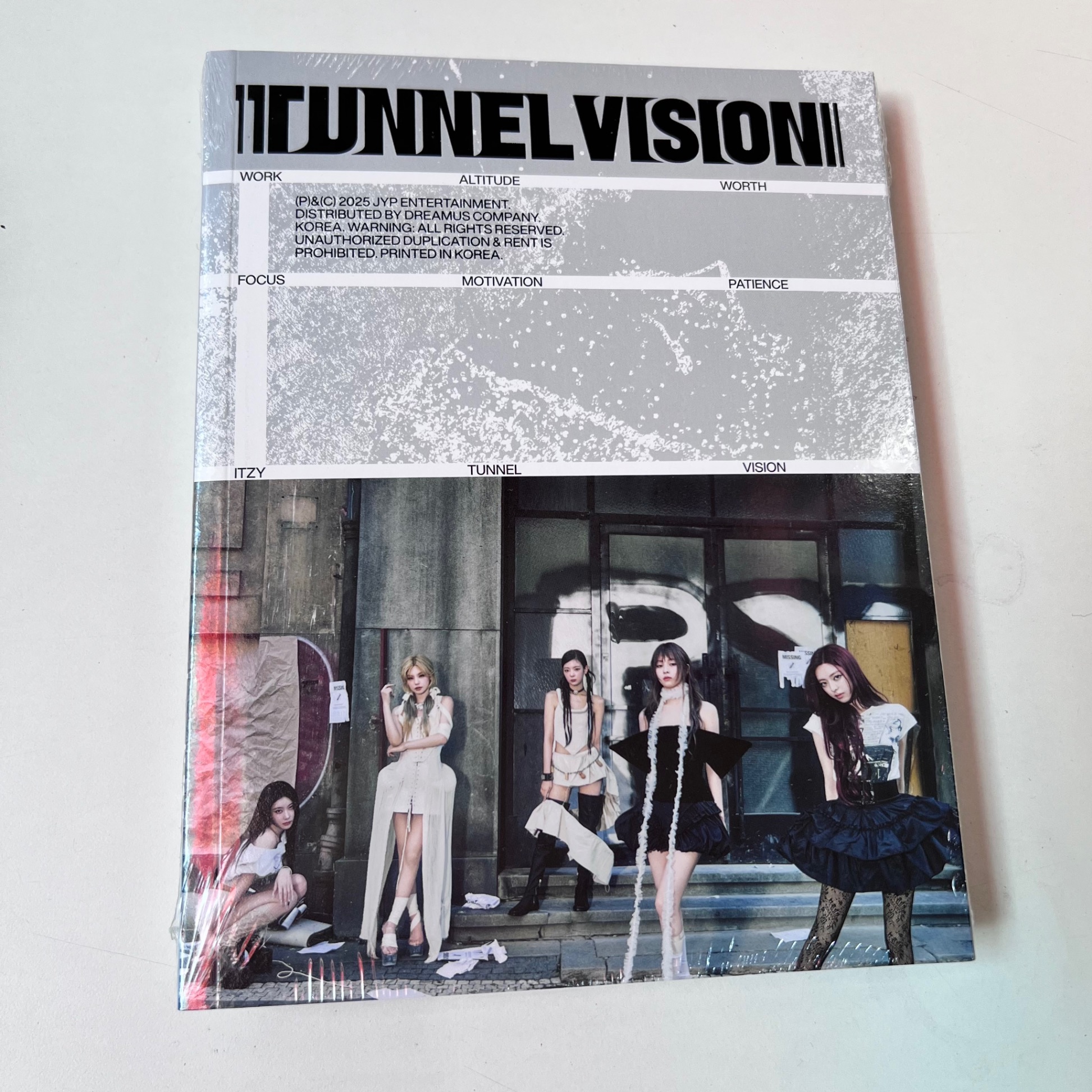 ALBUM ITZY [TUNNEL VISION] (SPECIAL Ver.)