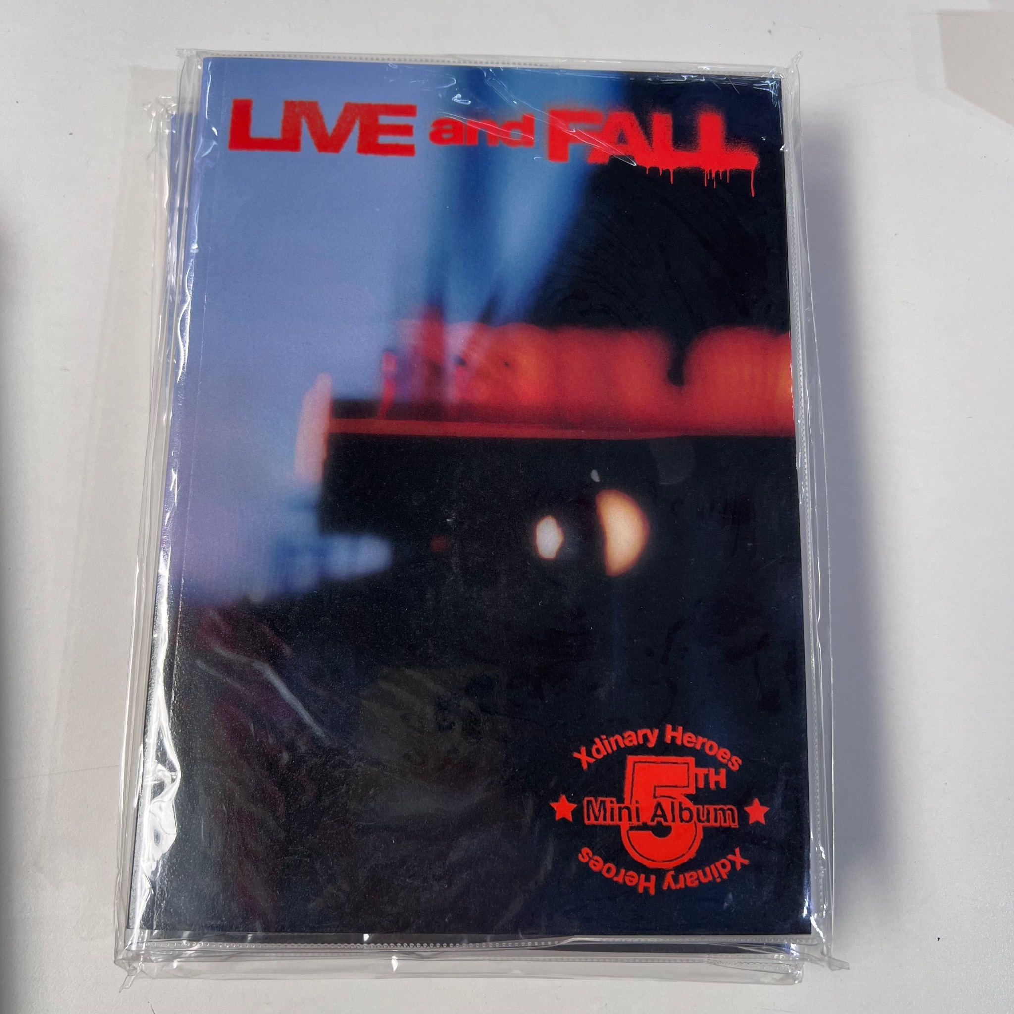 ALBUM Xdinary Heroes - LIVE and FALL