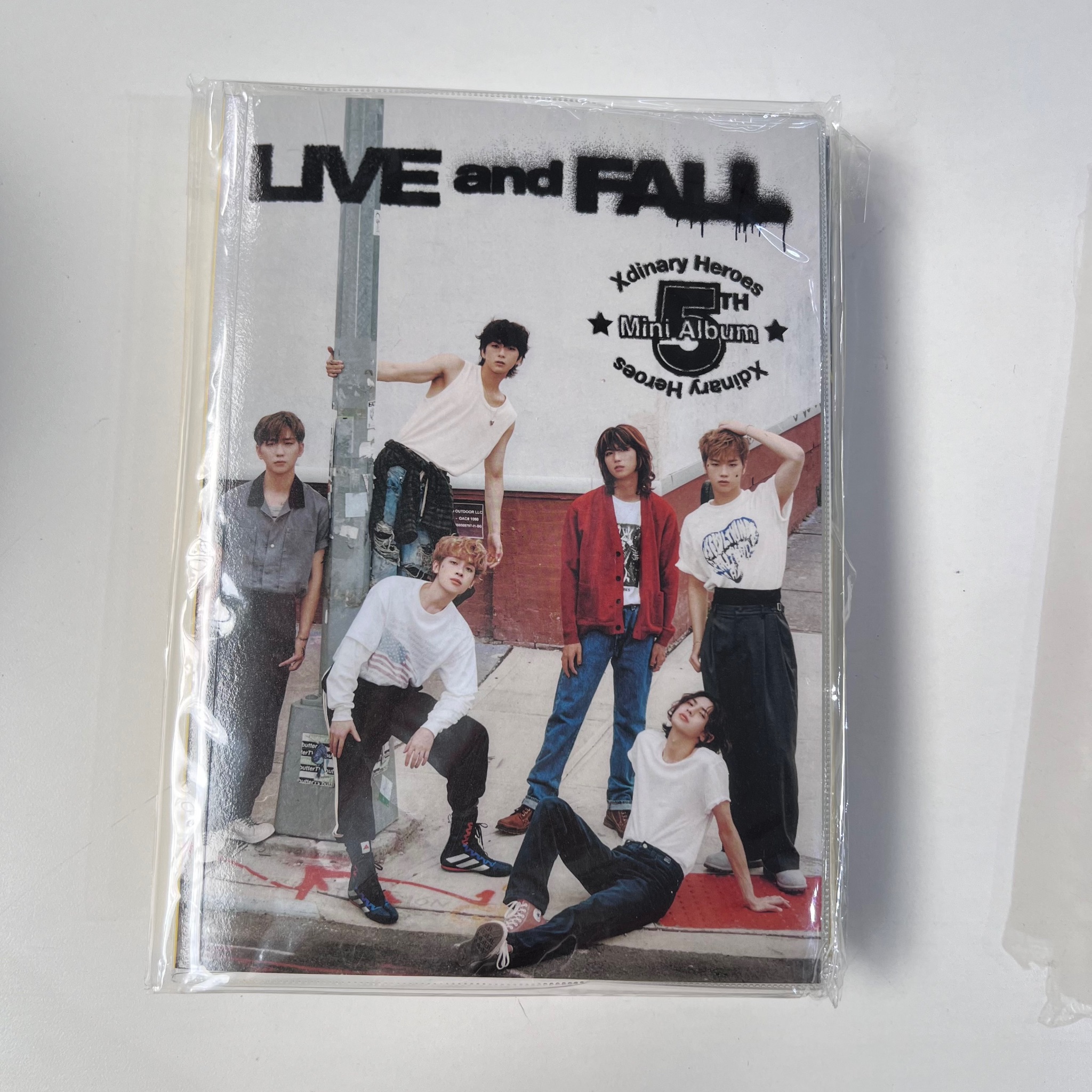 ALBUM Xdinary Heroes - LIVE and FALL
