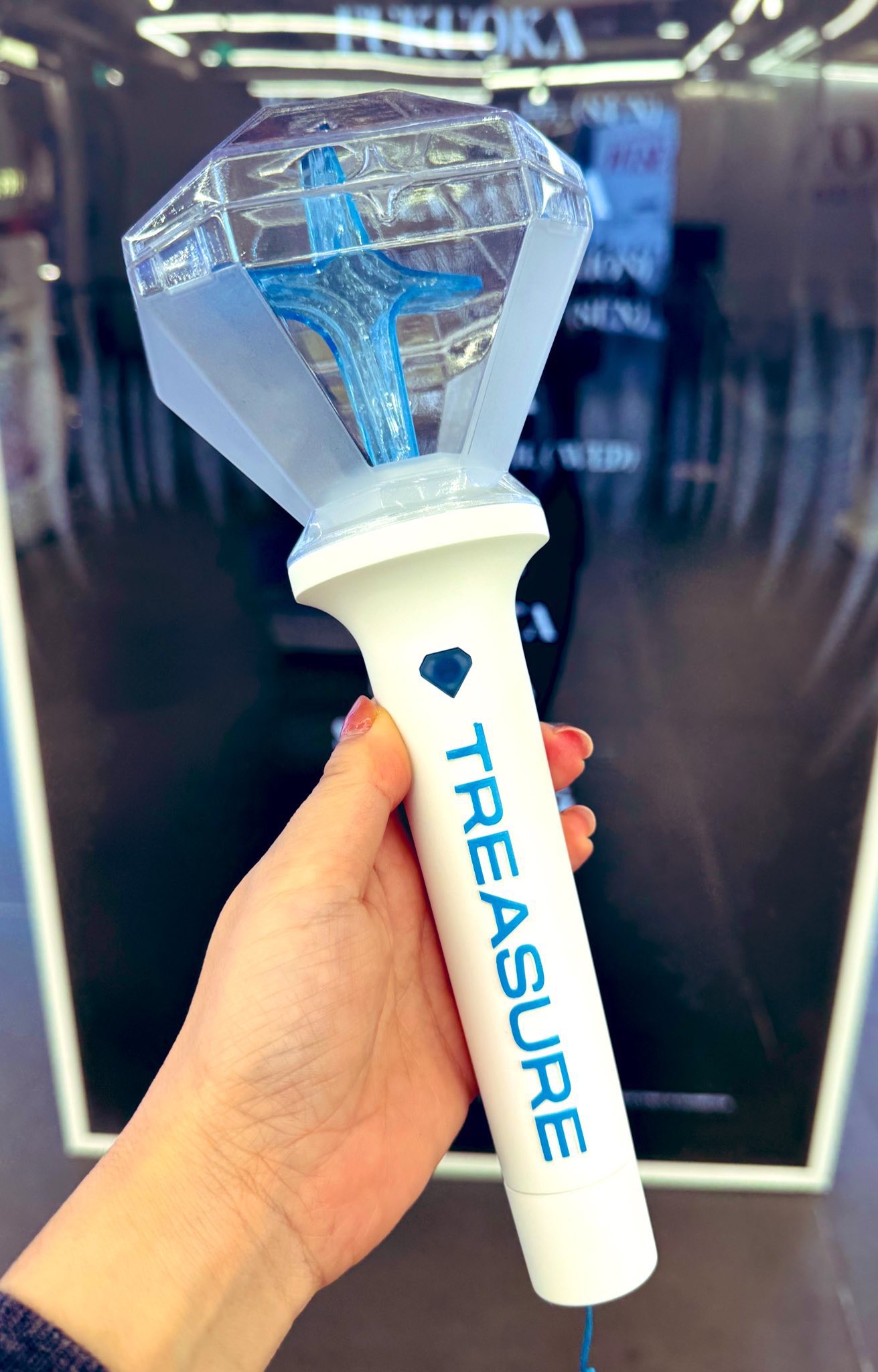 TREASURE OFFICIAL LIGHT STICK Ver.2