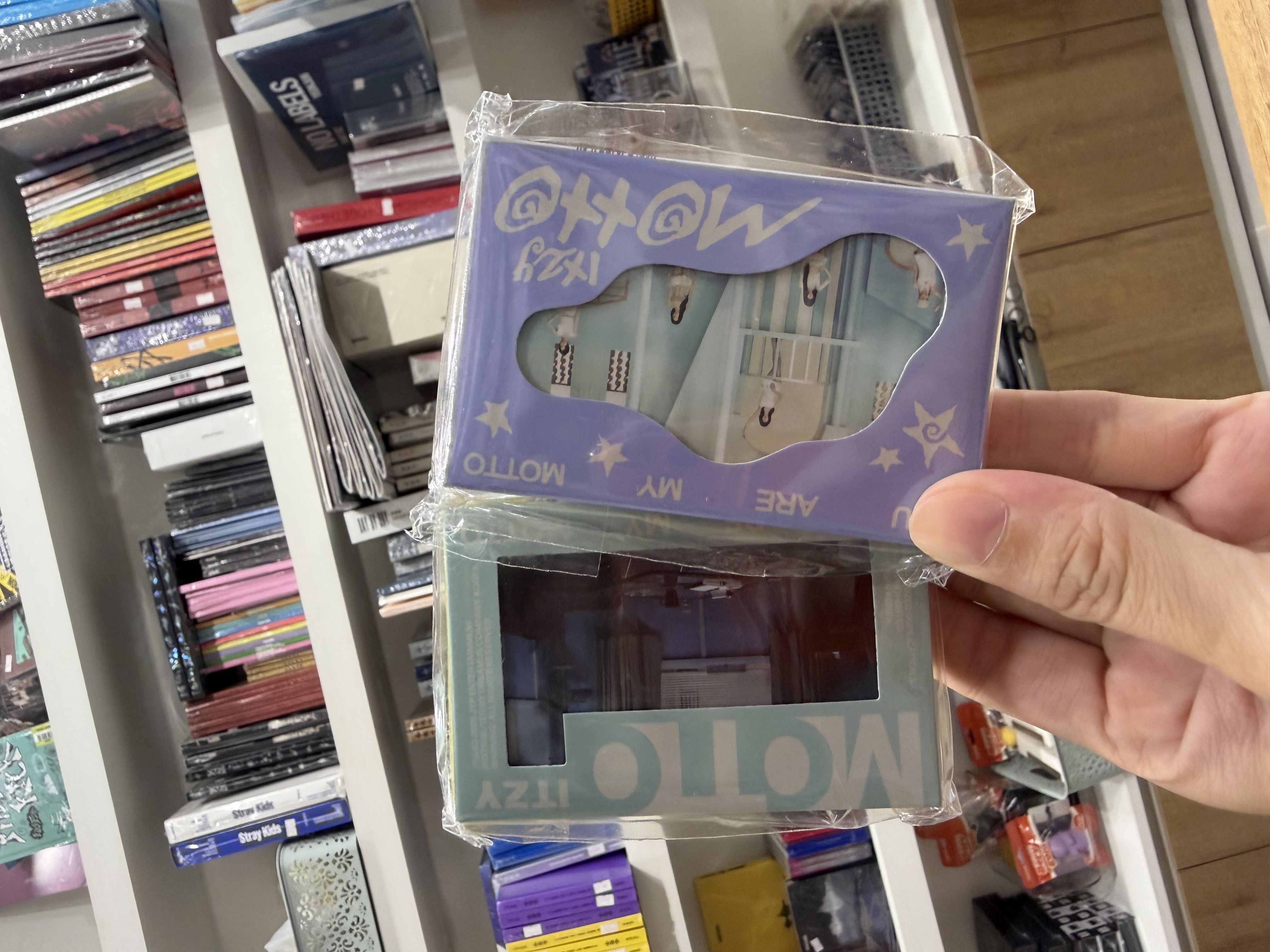ALBUM ITZY MINI ALBUM MOTTO (POCAALBUM)
