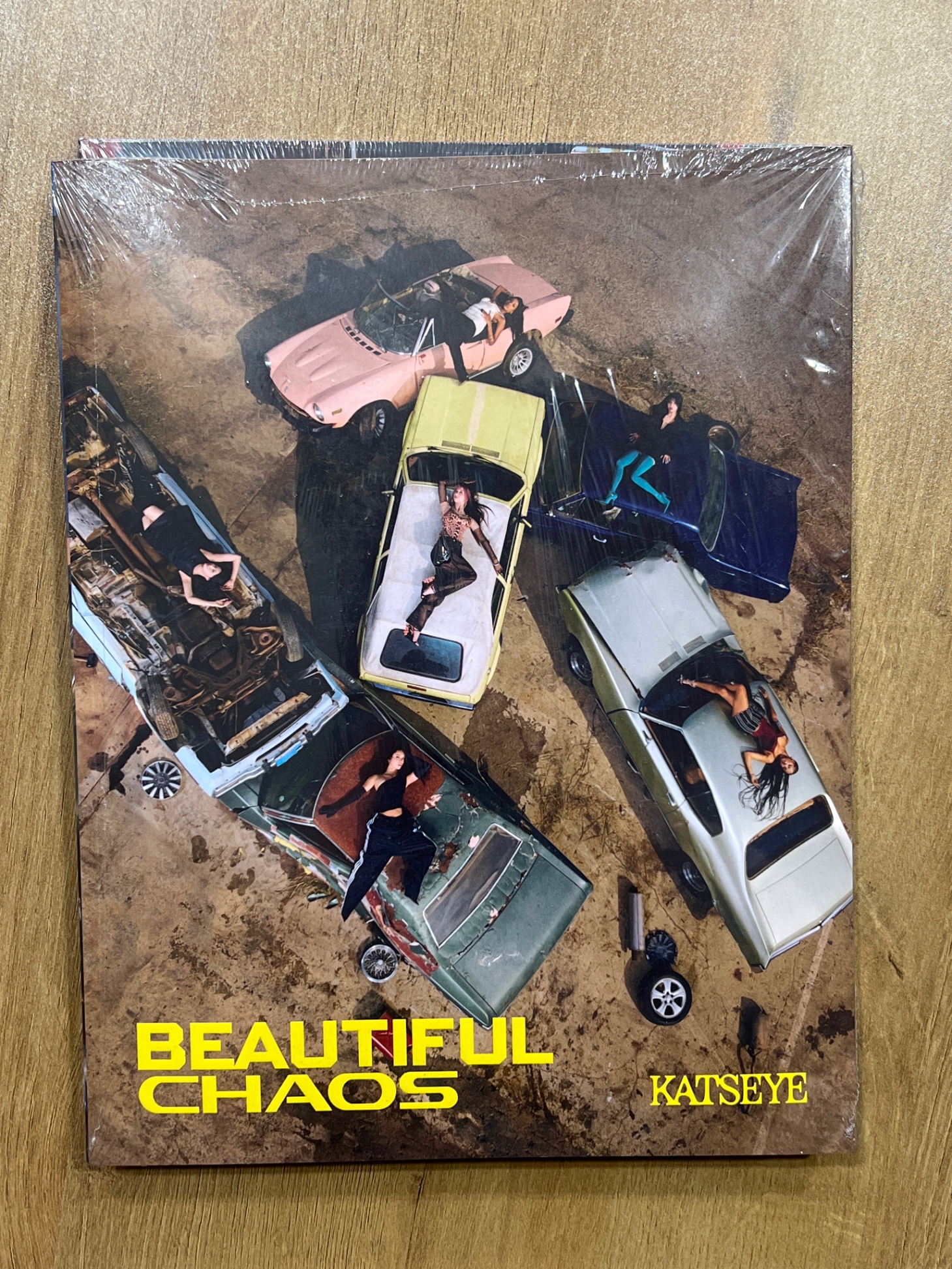 ALBUM KATSEYE BEAUTIFUL CHAOS
