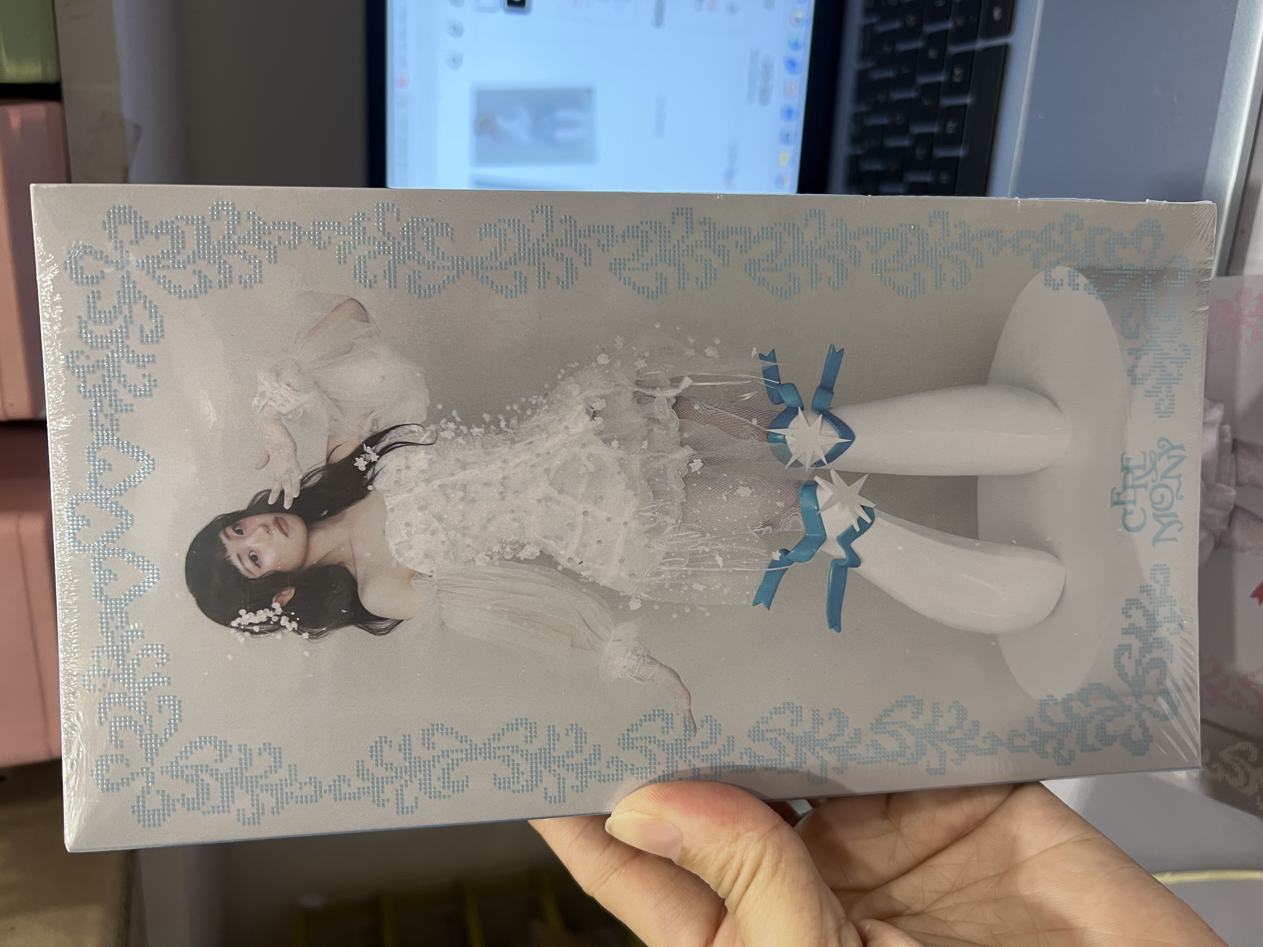 ALBUM QWER CEREMONY (Booklet Ver.)