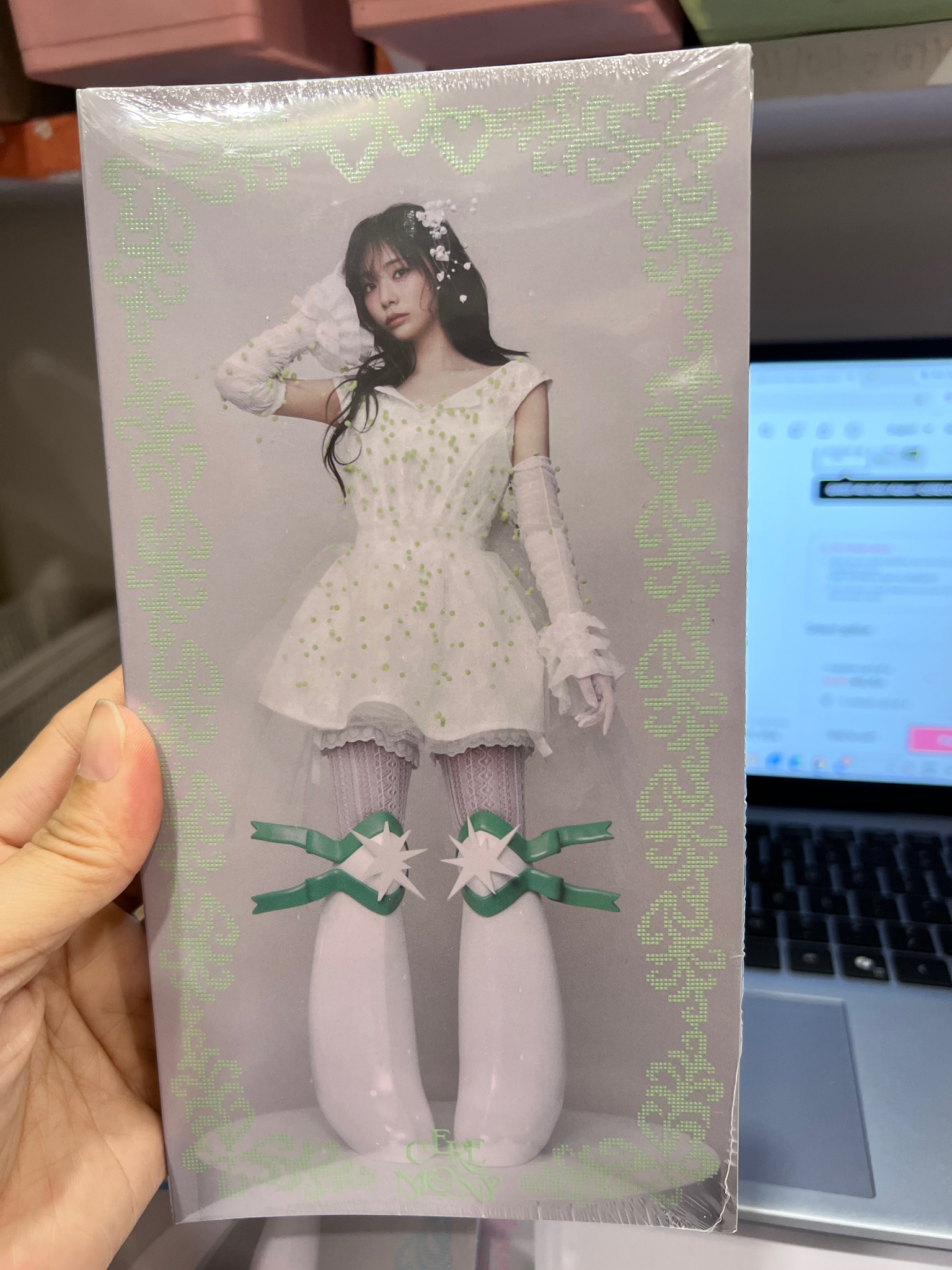 ALBUM QWER CEREMONY (Booklet Ver.)