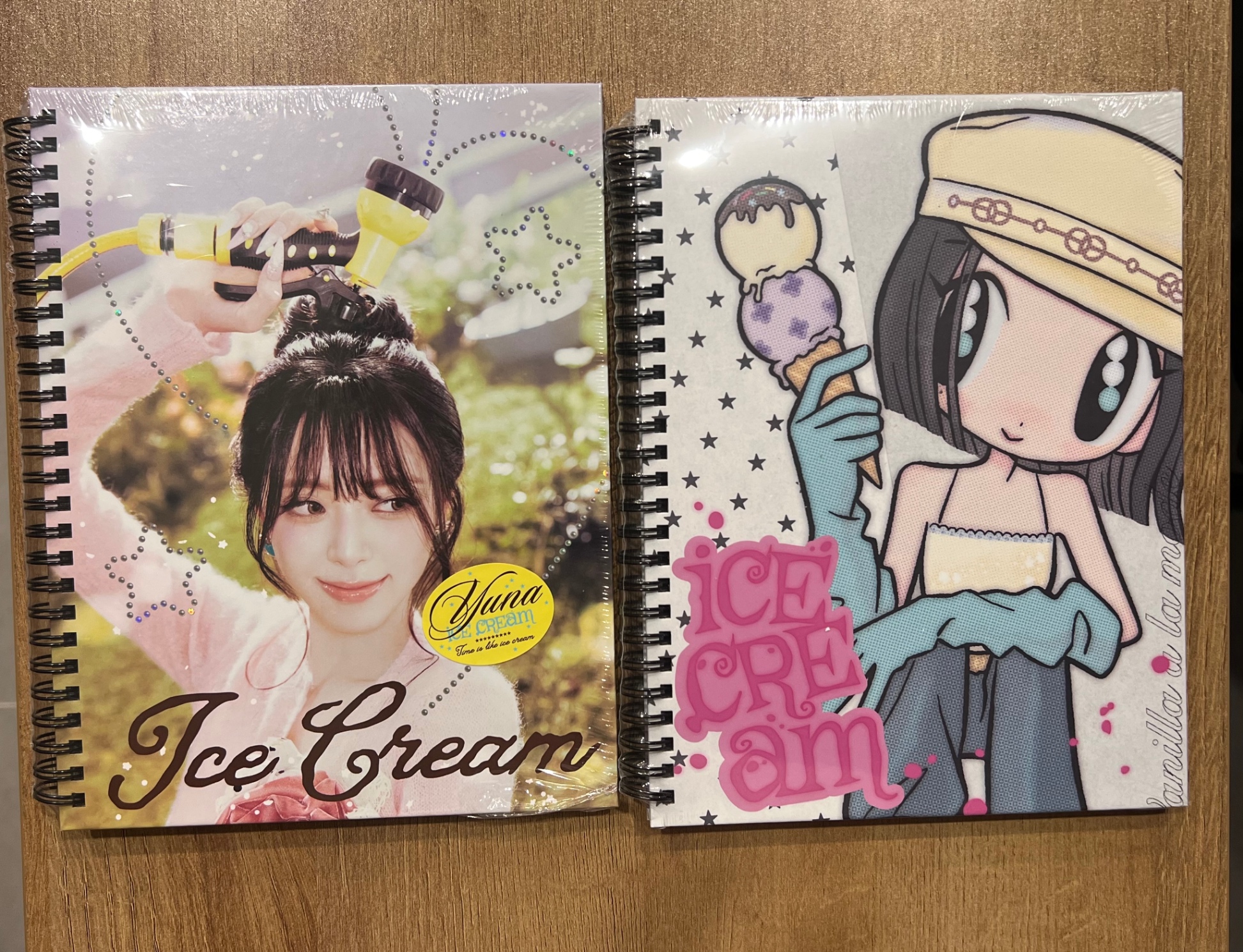 ALBUM YUNA(ITZY) 1st Mini Album [ICE CREAM] (Photobook Ver.)