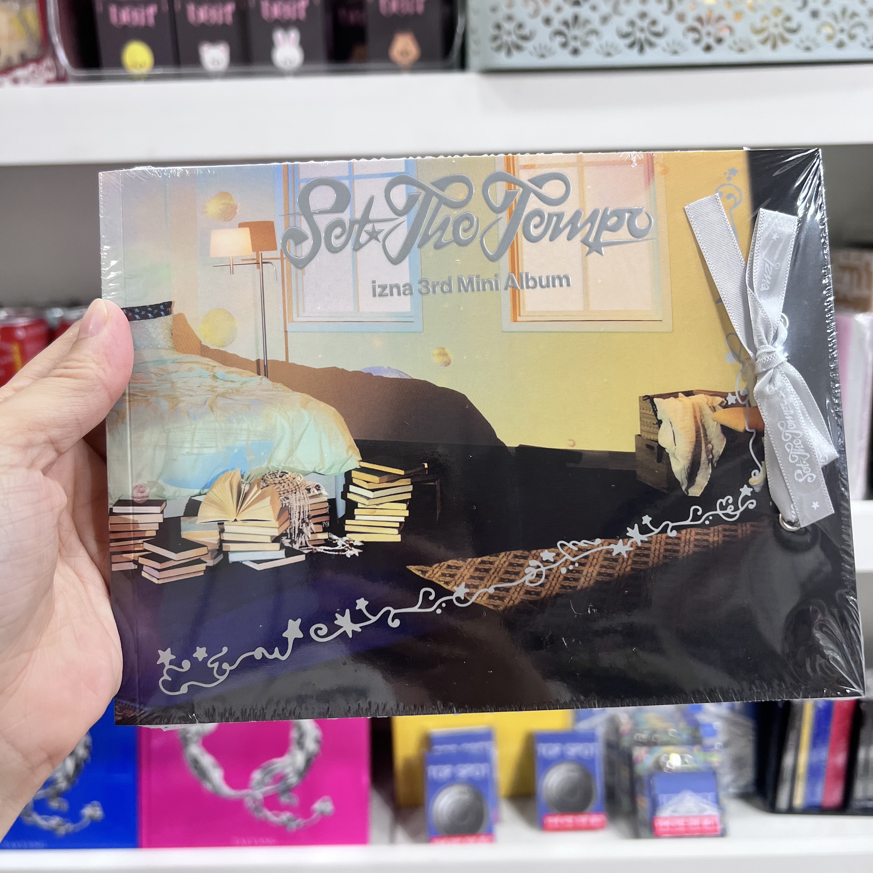 ALBUM izna [SET THE TEMPO] (PHOTOBOOK Ver.)