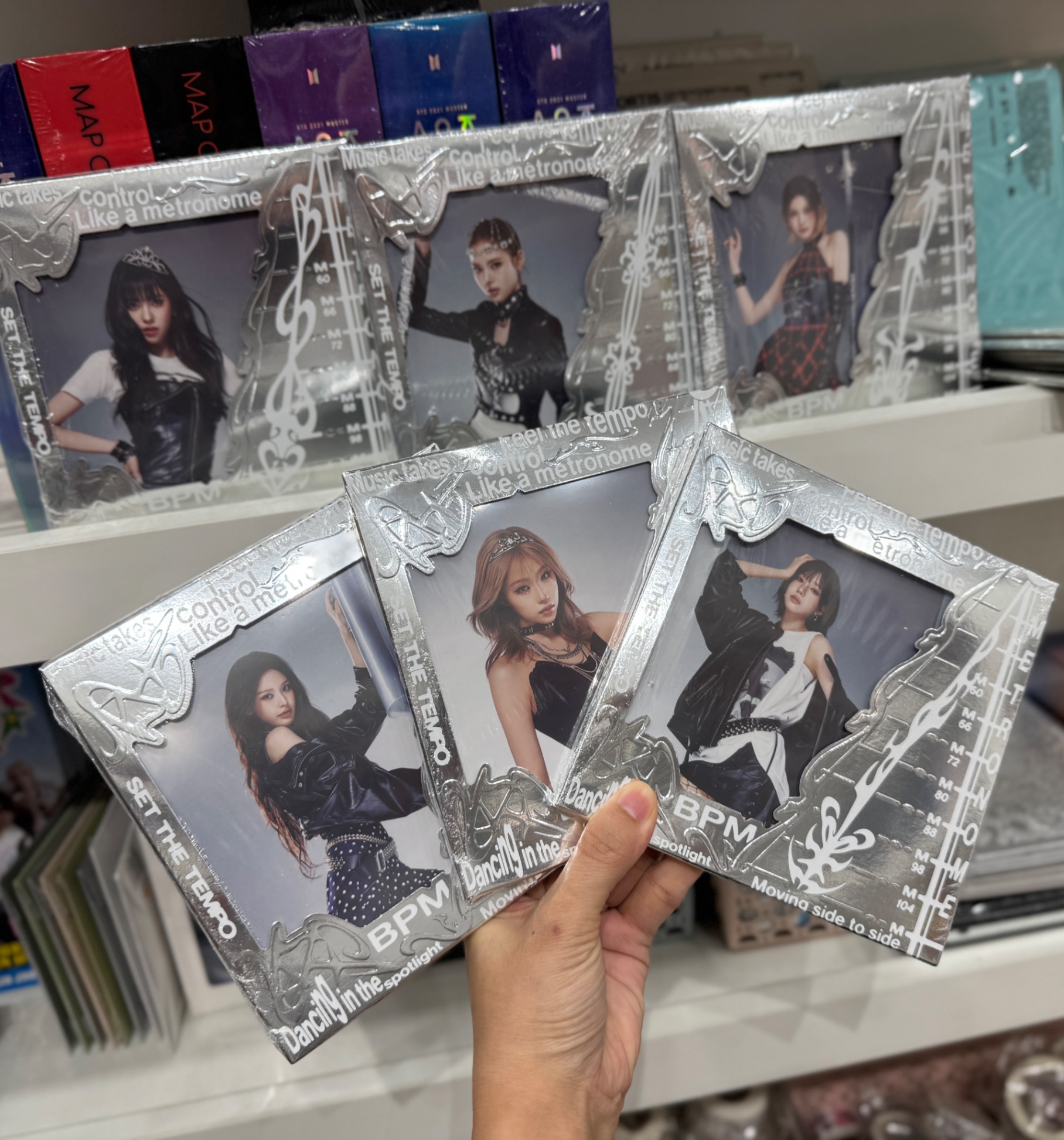 ALBUM izna [SET THE TEMPO] (POSTCARD Ver.)