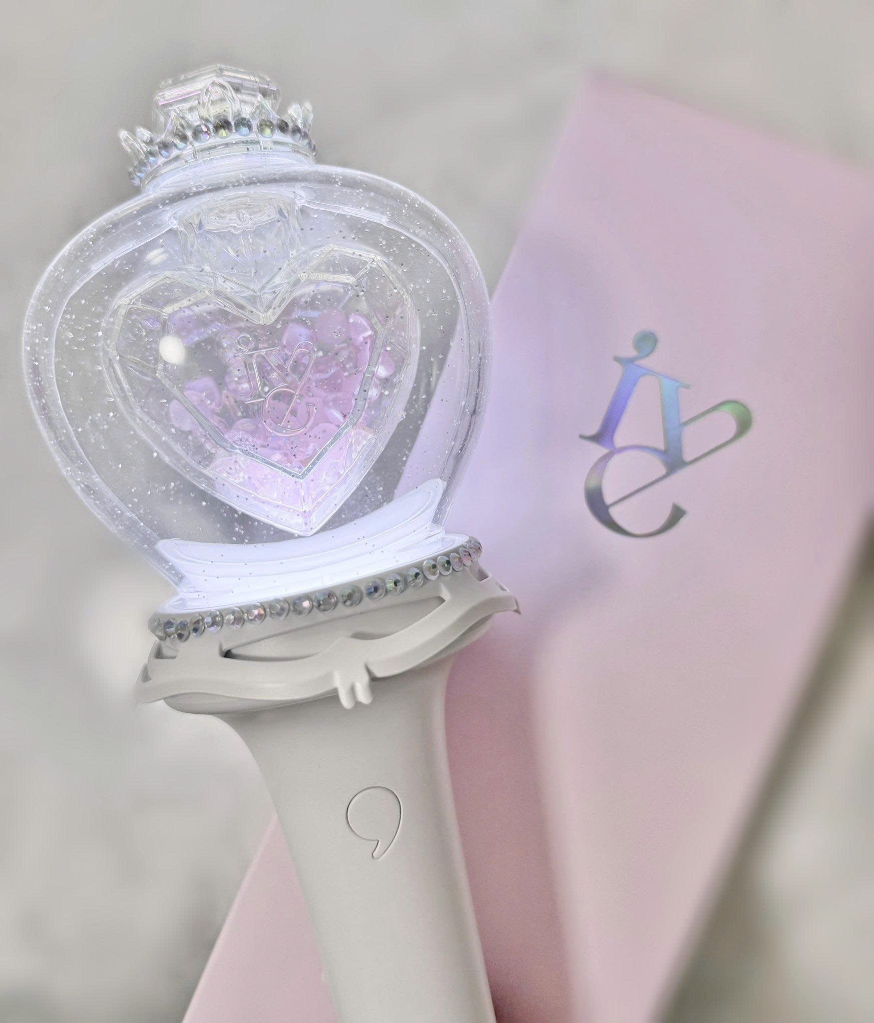 IVE-OFFICIAL-LIGHTSTICK-ver-2_image.png