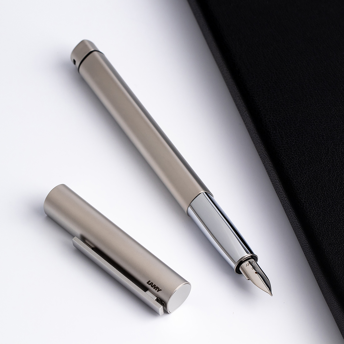 But-may-Lamy-Ideos.jpg?v=1774174214