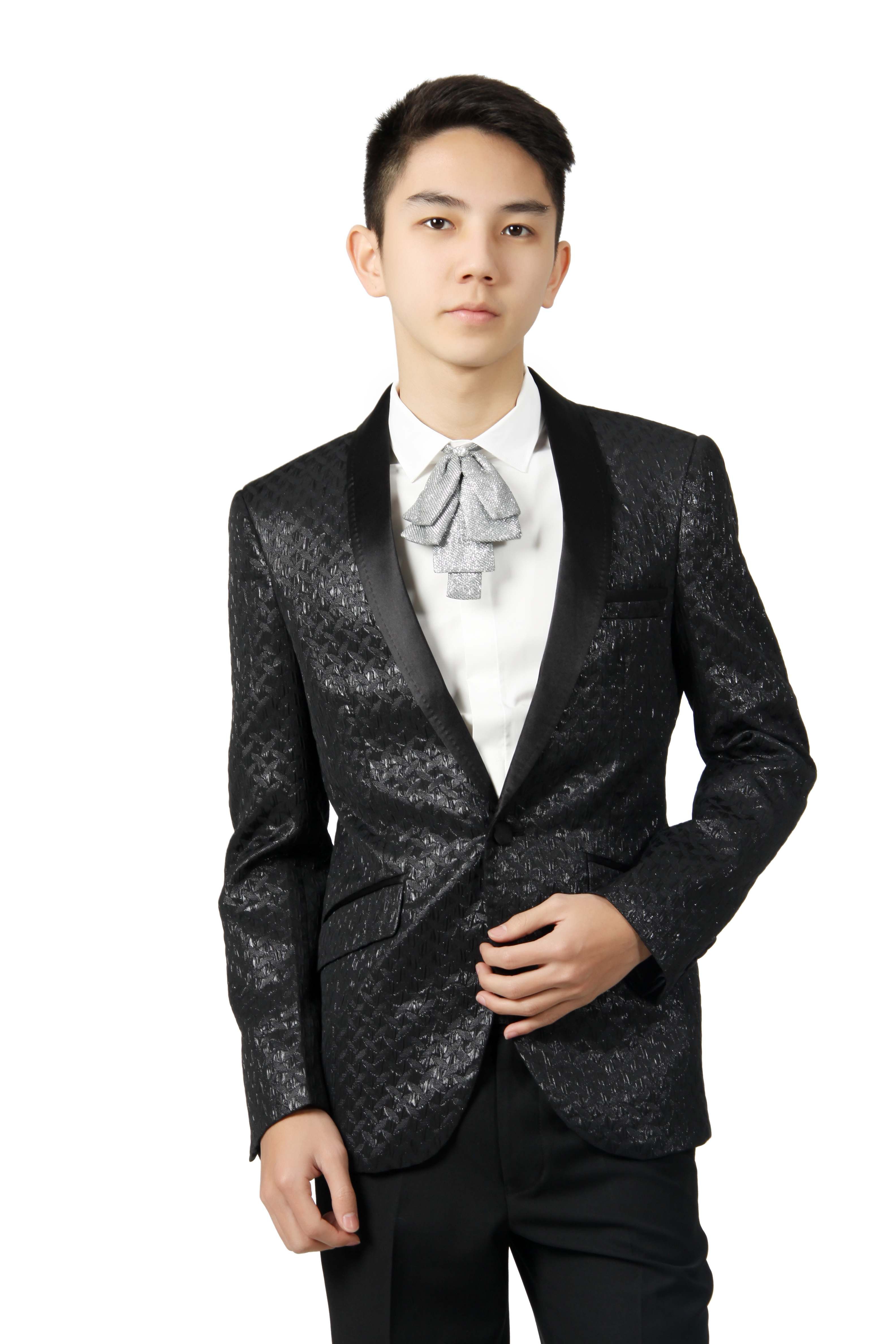 Vest đen họa tiết hình thoi,cổ ve tròn pha phi bóng,1 khuy