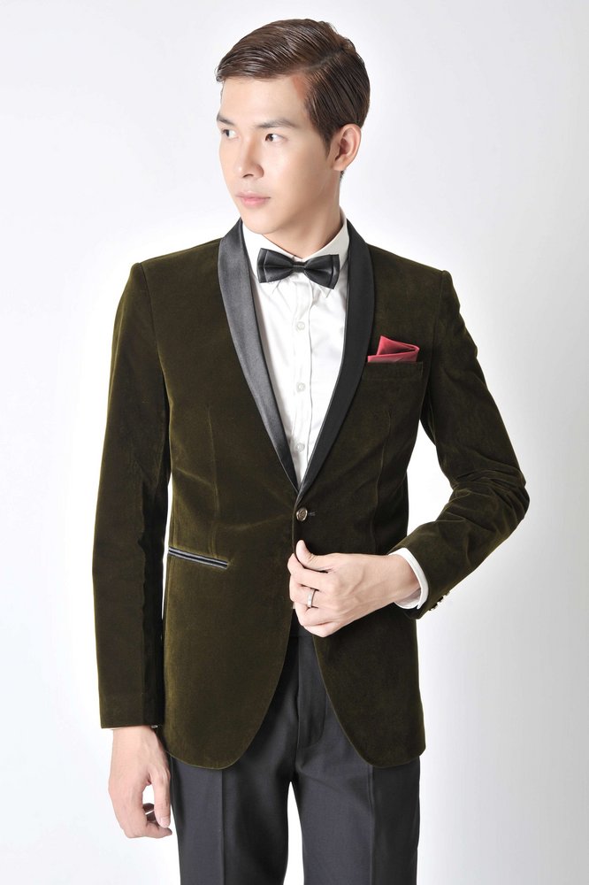 Vest nhung rêu đậm, ve cổ phi bóng dài