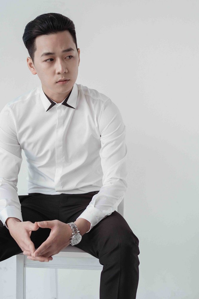 SM trắng pha dấu X đen 2 góc cổ, GC, DT