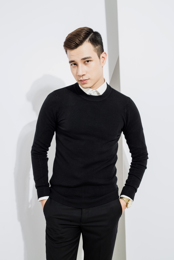AL đen, dài tay, cổ tròn 050 sz M