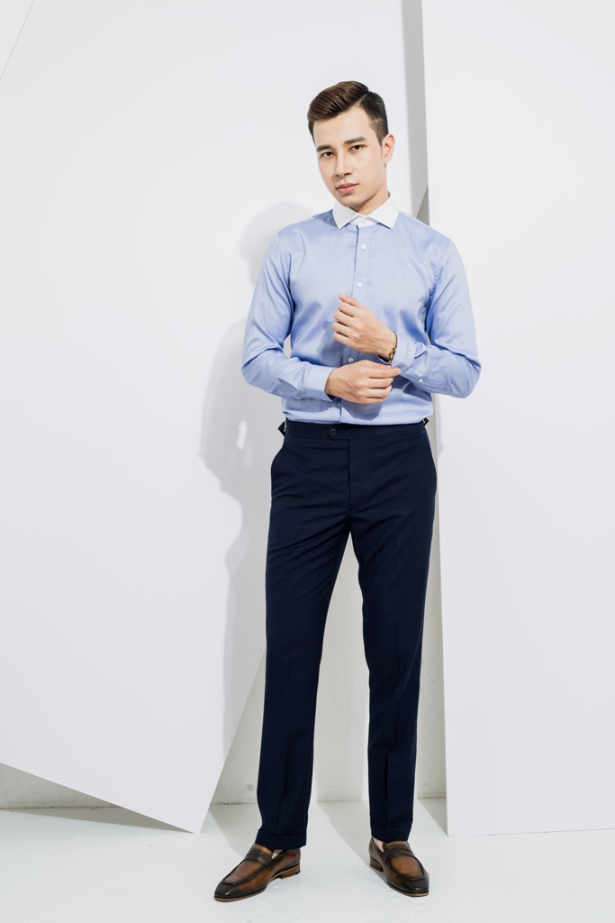 SM xanh tím- vải dệt trắng, cổ trắng