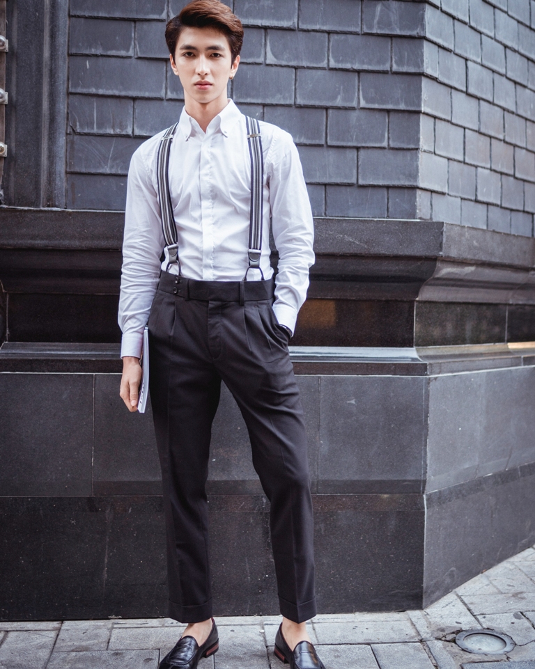Suspender cài, sọc đều đen- ghi- trắng nền đen