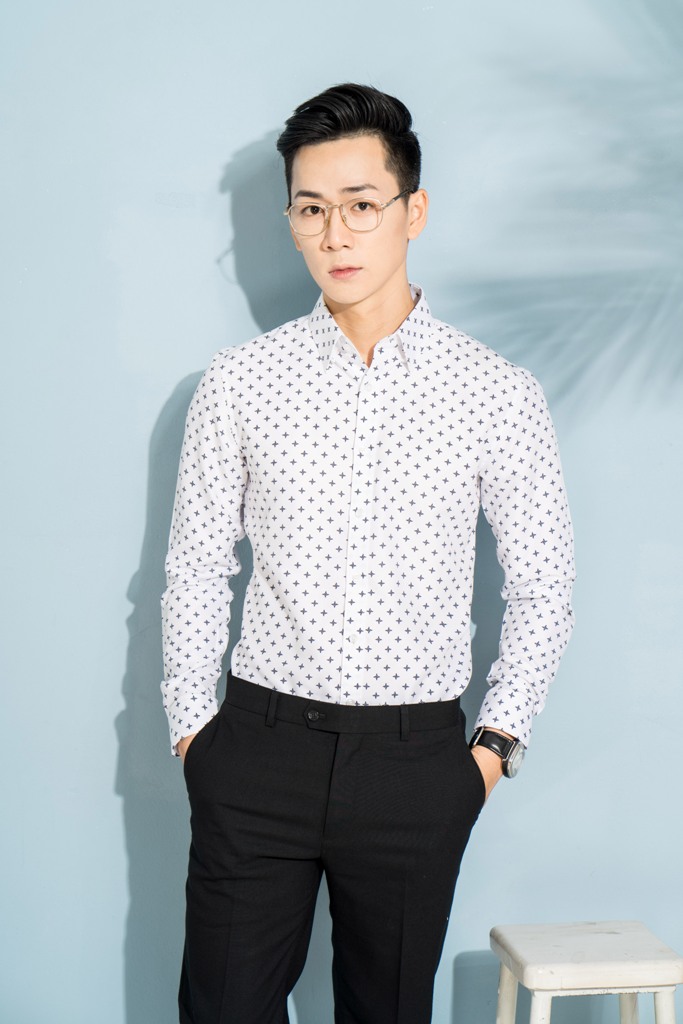 SM trắng ht sao 4 cánh đen