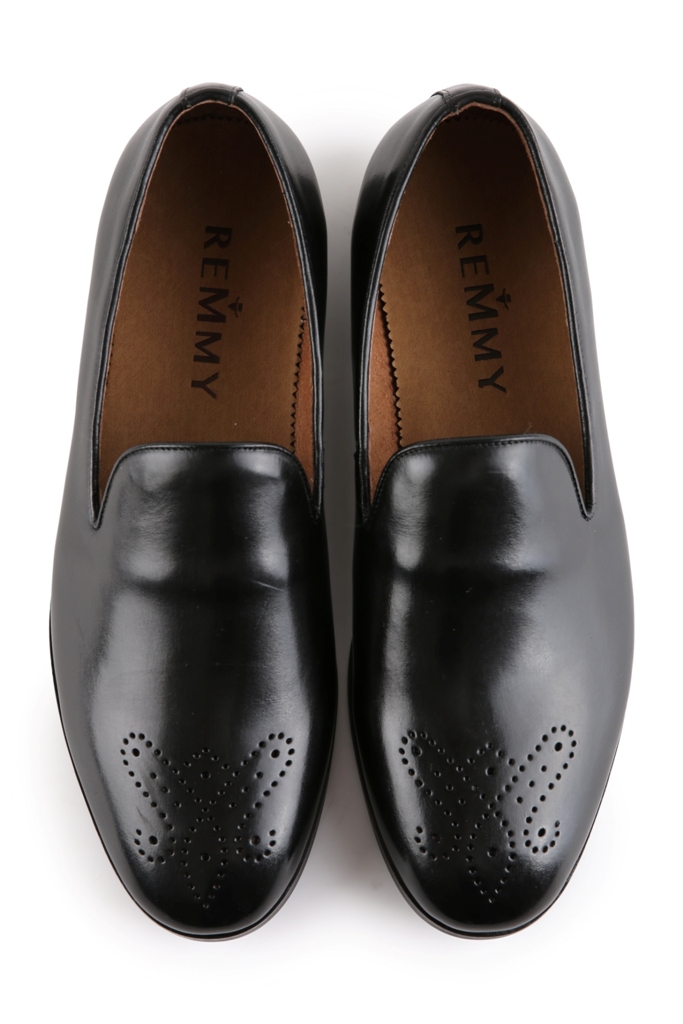 Giày trơn đen, chấm hoa văn mũi giày 666-5 sz 40