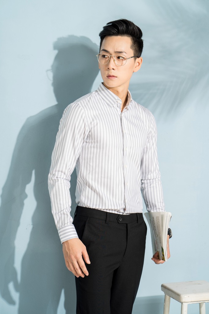 SM kẻ sọc ghi nhạt