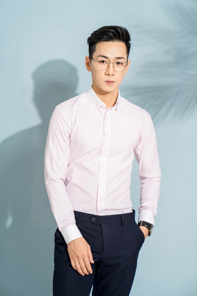 SM hồng phấn cổ trắng