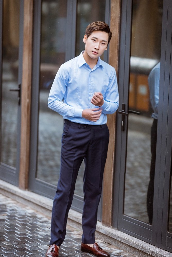 SM xanh dương nhạt, ht tam giác nhỏ bóng trắng, ly trước mí -cong