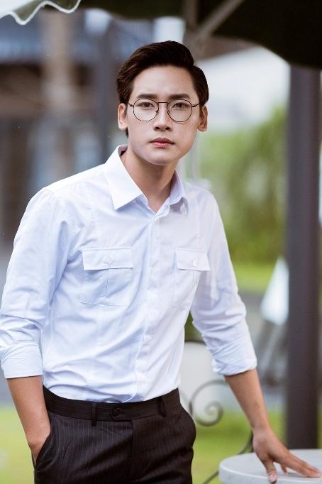 SM trắng ô vuông, túi hộp- chiết ly thẳng