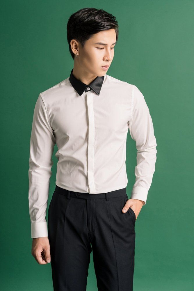SM trắng pha cổ đen bóng