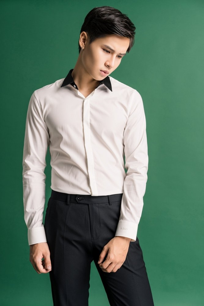 SM trắng pha cổ đen bóng