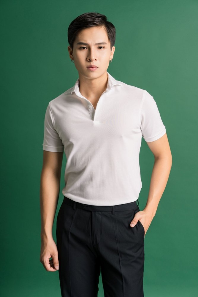 AF trắng cổ ngang