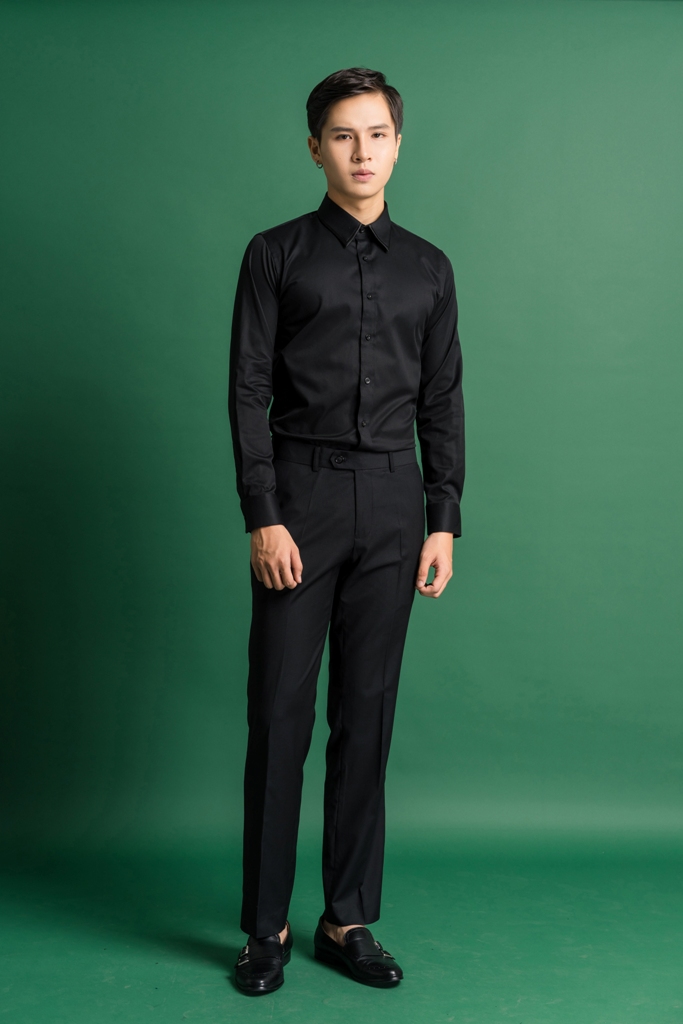 SM đen viền cổ phi bóng đen