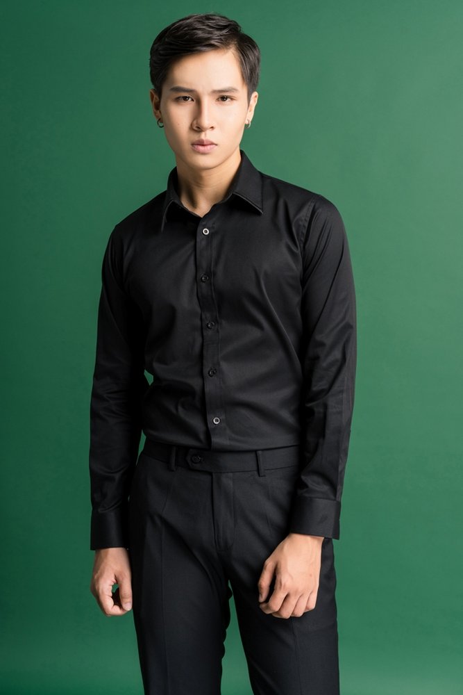 SM đen viền cổ phi bóng đen